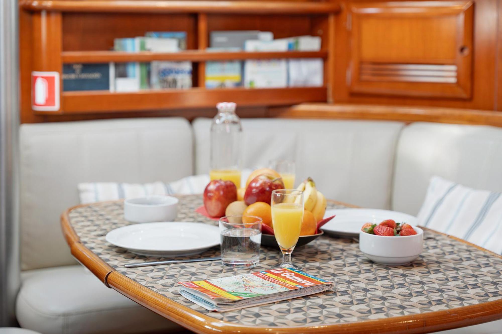Pato Lucas Sail Boat Hotel San Sebastian De La Gomera Exterior photo